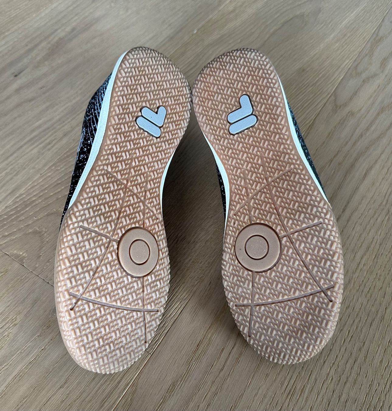 Fila Scarpe per ragazzi: Hallenschuhe Gr.37 NEU!! – Nuovo (secondo la descrizione) da Zürich venduto da Bastet6 3
