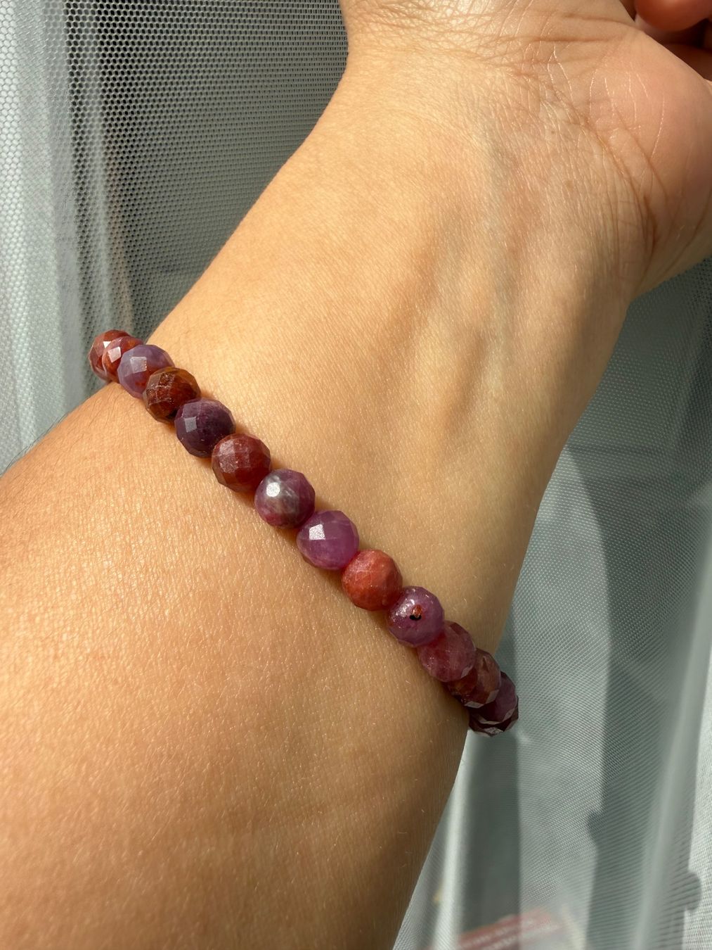 Bracelets: Edles Rubin Armband 6mm Facettiert – Neuf (Voir description) à Jegenstorf par SteinGlanz 5