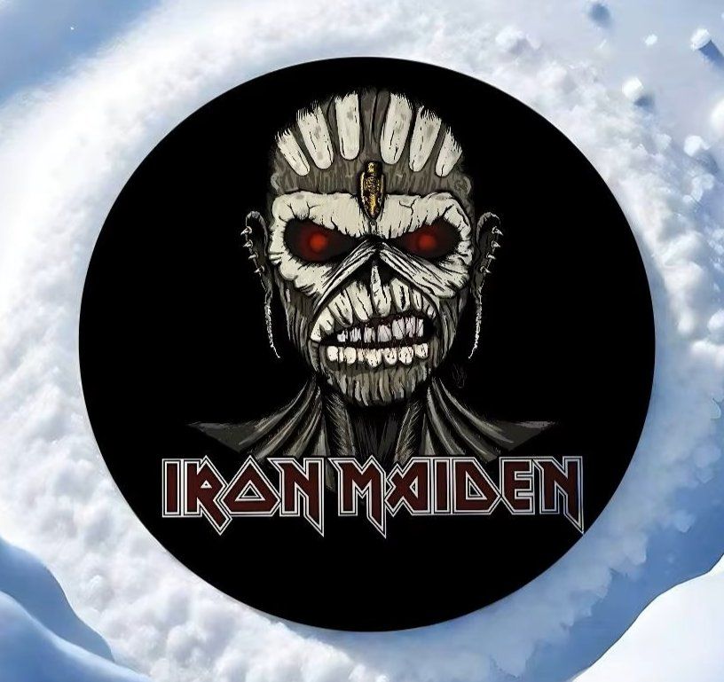 Placchette & Badge: Badge Iron Maiden - J147 – Nuovo e nell'imballaggio originale da Allens venduto da MADE.IN.ROCK.N.ROLL