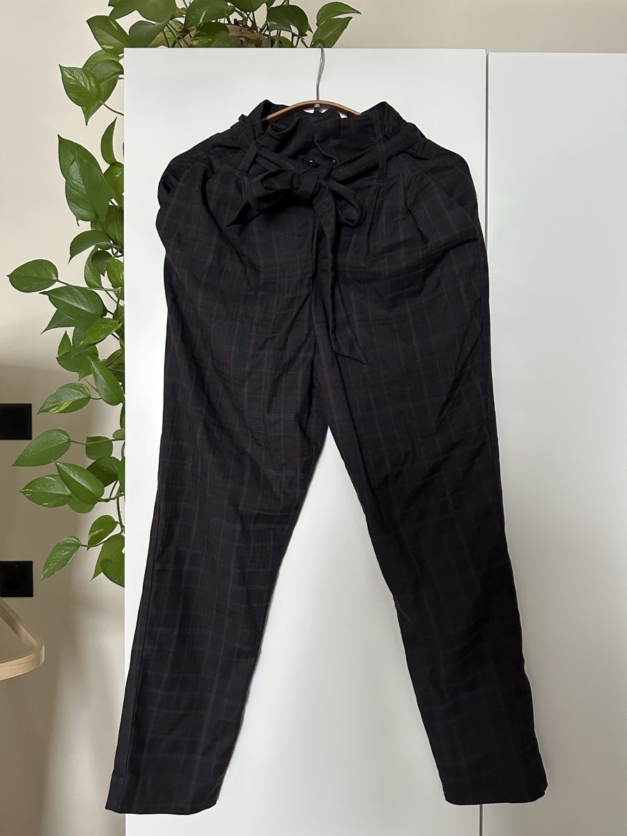 H&M Hosen: Schicke H&M Hose, Grösse 34, Karomuster! – Gebraucht aus Naters von nhu_7xwg