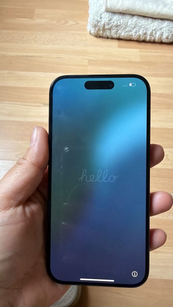 Apple Portables: Iphone 15 pro – D'occasion à Lostorf par Giulialadelfa