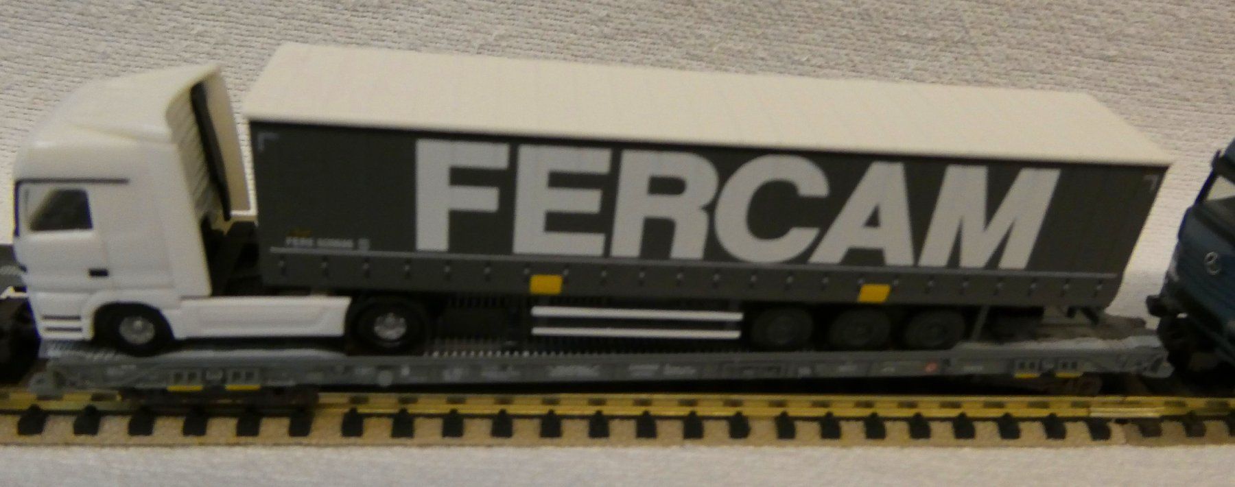 Fleischmann Trains électriques: 4 Stk Rola Fleischmann Wagen mit LKW – Neuf avec emballage d'origine à Rupperswil par Ropi03 3