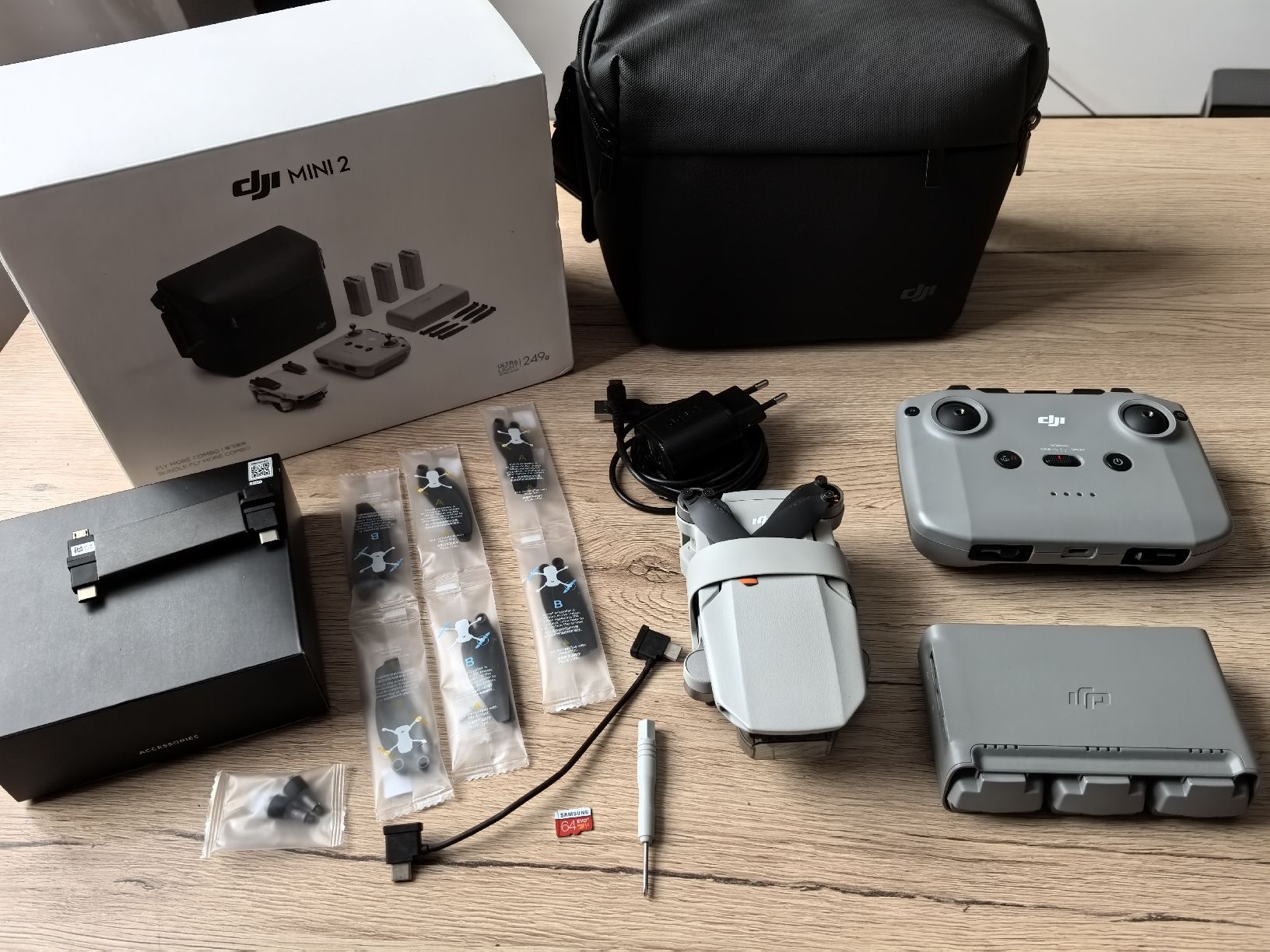 DJI Modellismo RC: DJI Mini 2 Combo Packet – Usato da Mels venduto da D2DD