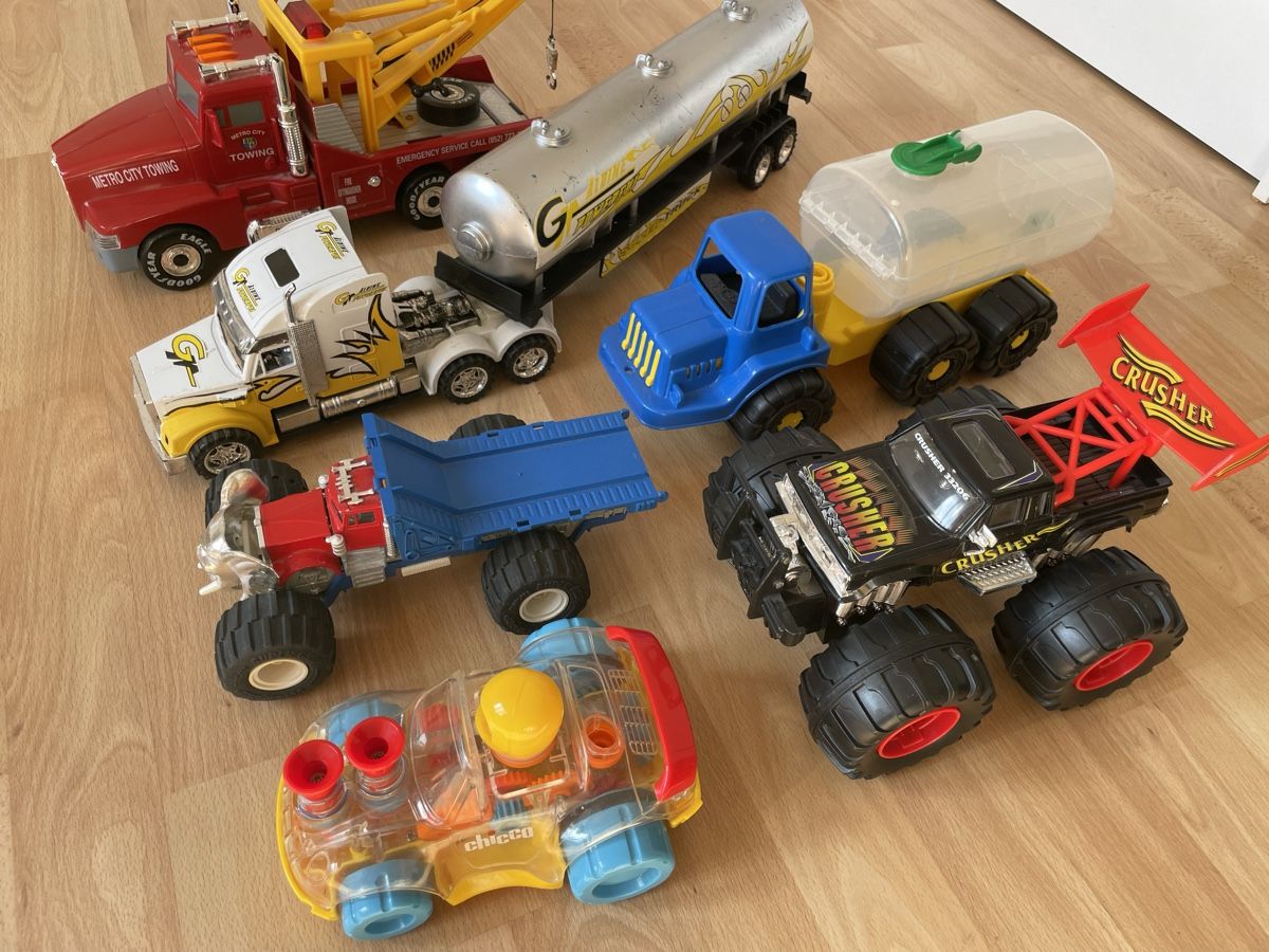 Giocattoli: Lot de camion en plastique – Usato da le locle venduto da caryl 2