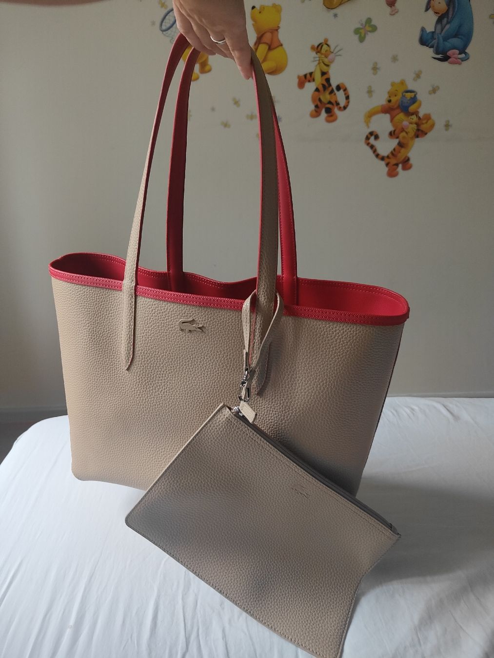 Lacoste Taschen für Damen: Sac cabas Lacoste réversible beige et rouge. – Neu (gemäss Beschreibung) aus Biel/Bienne von Edi5Roli3 3