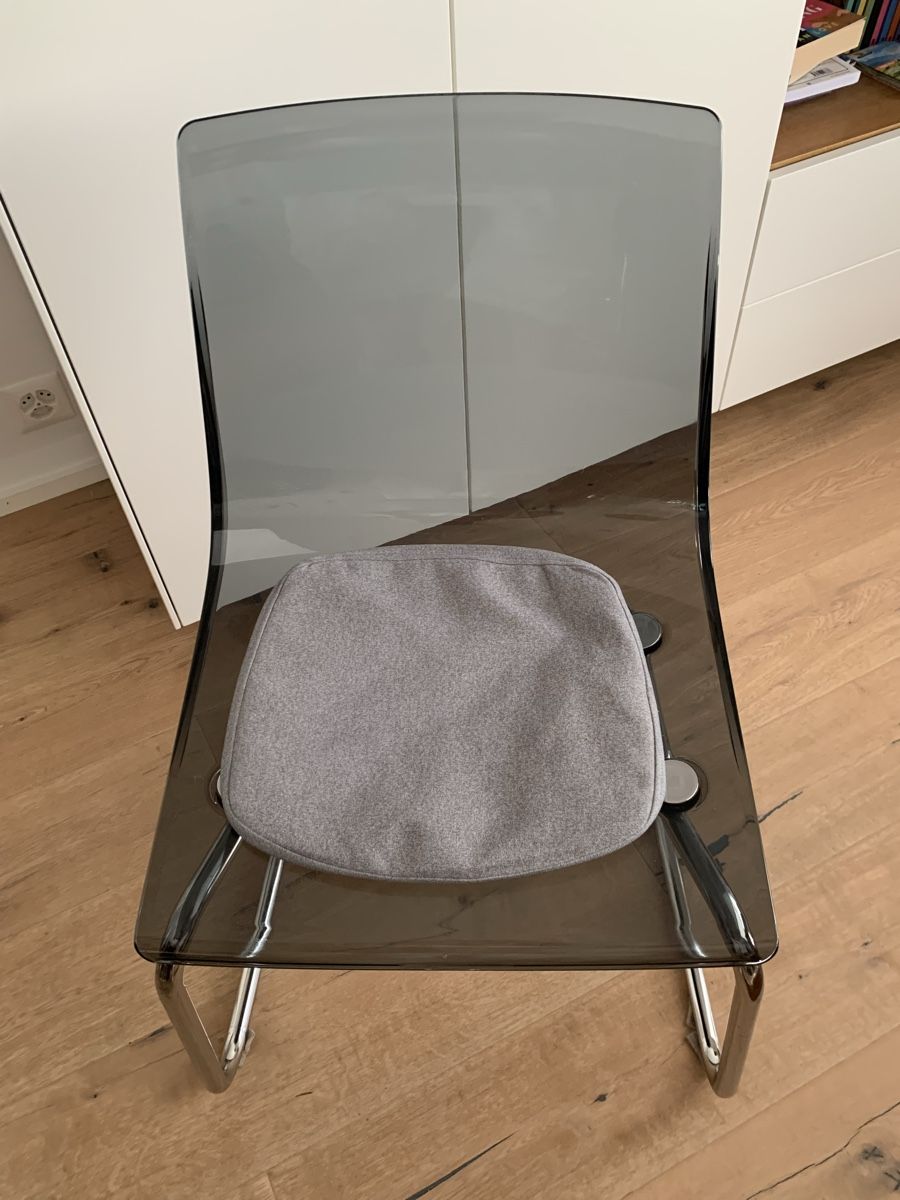 Chaises: Stuhl transparent Kunststoff mit Metallgestell – D'occasion à Luzern par PascalK01 2