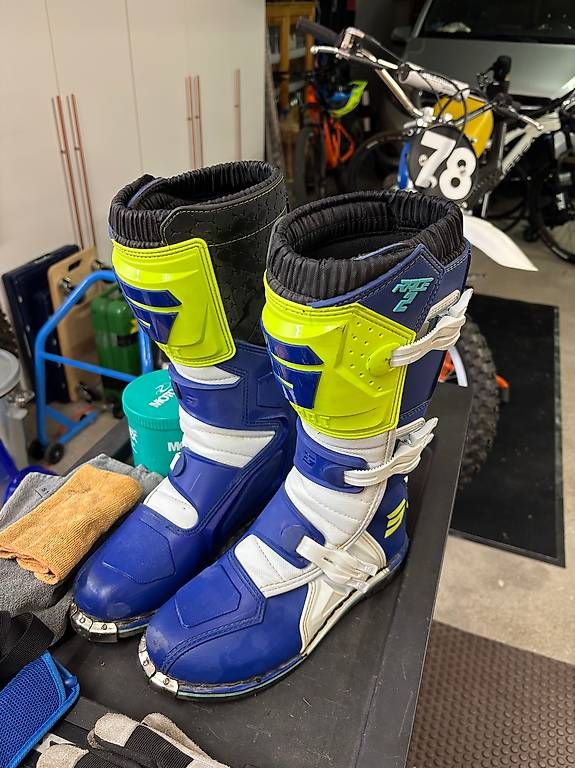Scarpe da uomo: Crossstiefel Shot Race 2 – Usato da Lenzerheide/Lai venduto da cadale