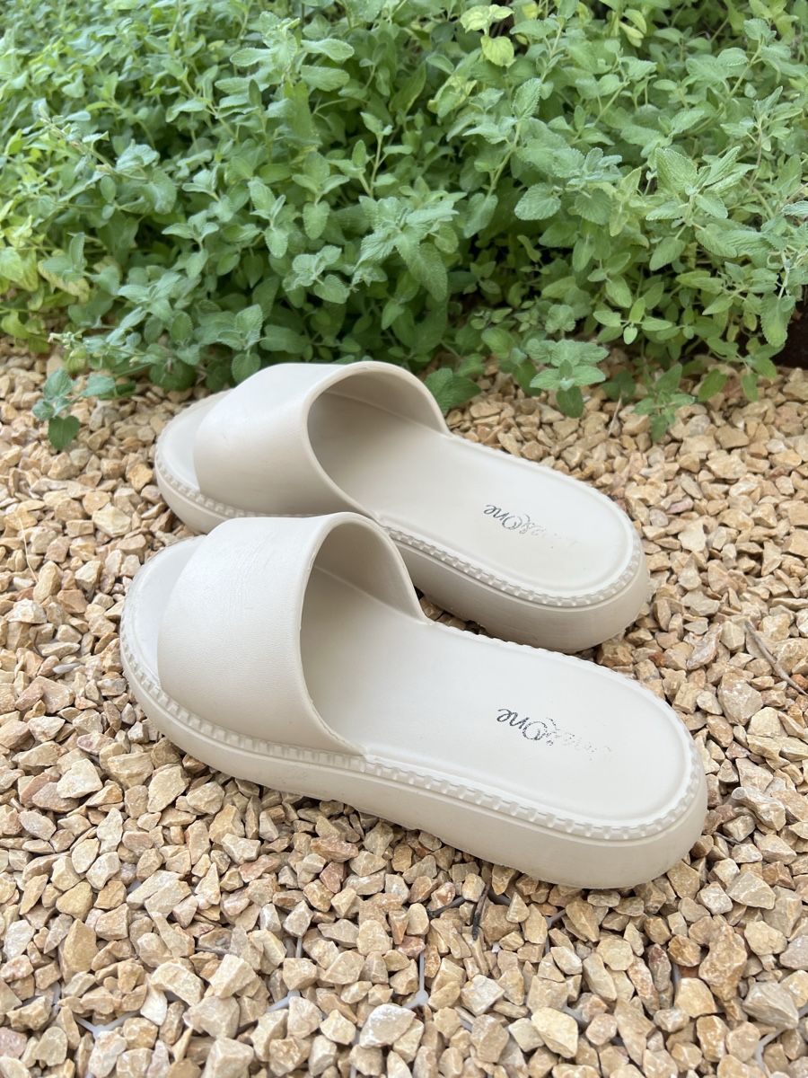 Scarpe da donna: Strandschuhe 39 beige – Usato da Winterthur venduto da Dasomesi