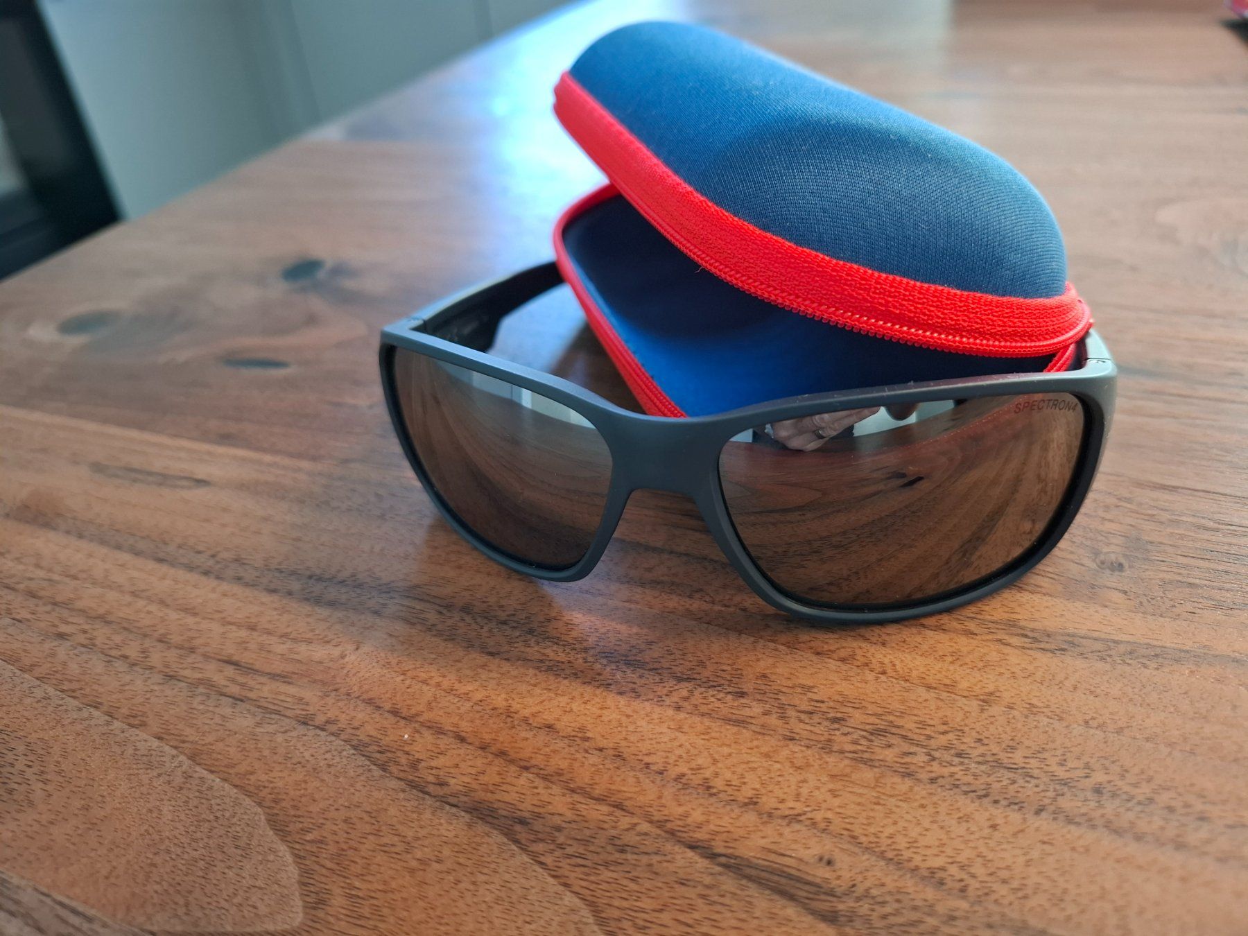 Julbo Occhiali & Lenti: Julbo Kinder/Jugend Sonnenbrille – Usato da Aarwangen venduto da chepetto74