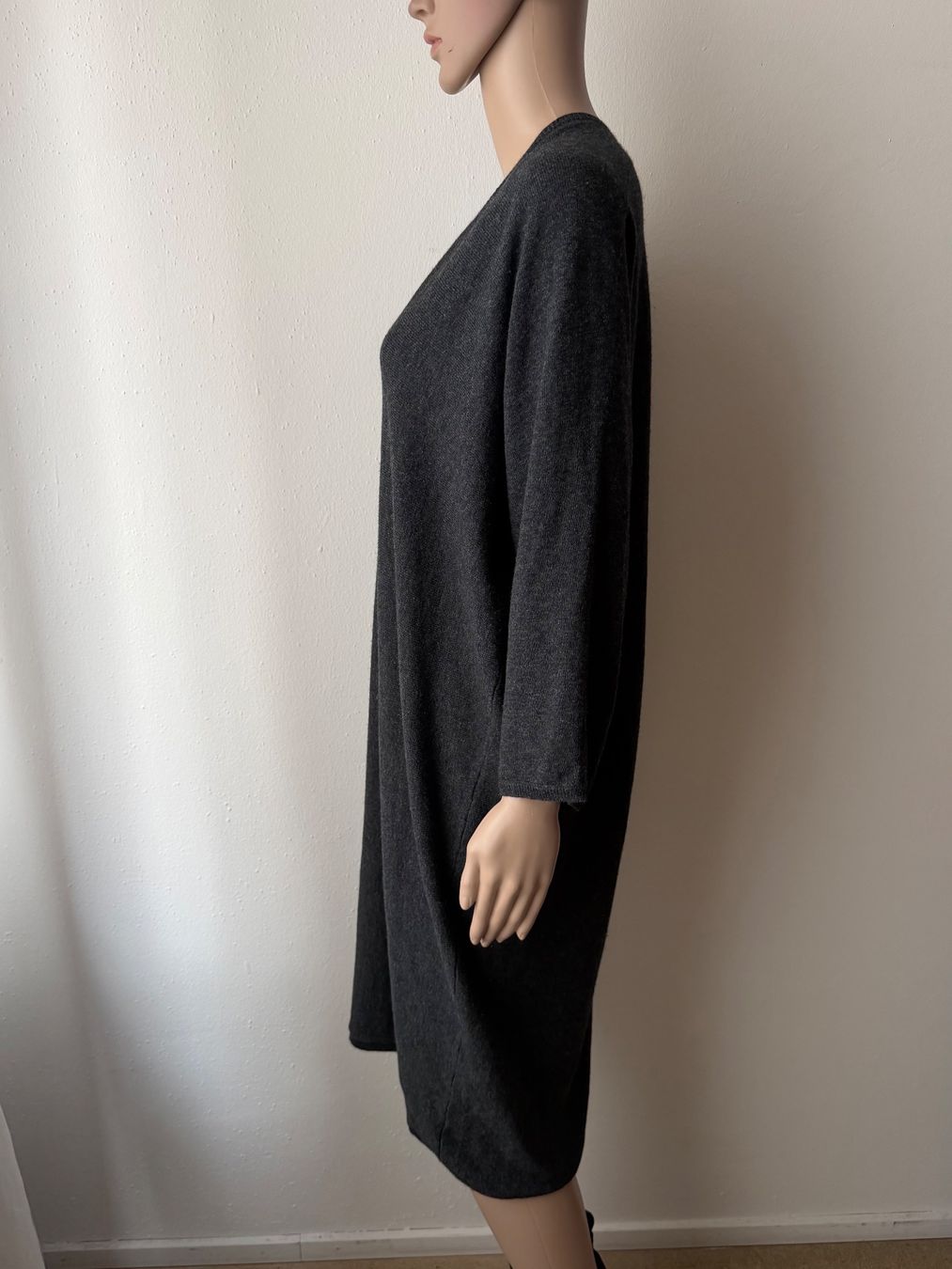 Kleider: LALOTTA Kaschmir Kleid – Gebraucht aus Zürich von ClosetQueen 4