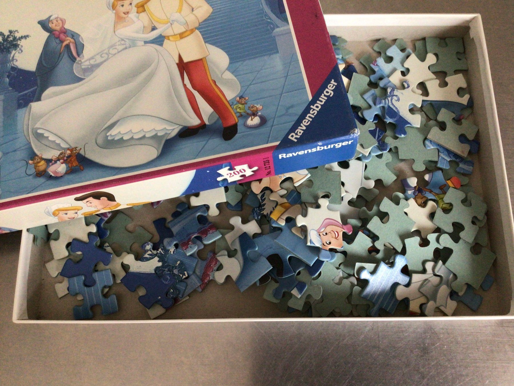 Ravensburger Puzzle: Prinzessinnen Puzzle: Cinderella, Disney – Usato da Bubendorf venduto da Alpenheidi 1