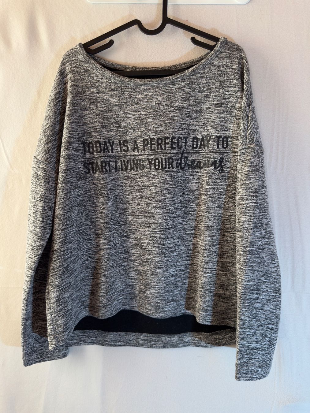 Pullover & Sweatshirts: Grauer Pullover vorn Amisu Gr. L – Gebraucht aus Grosswangen von second_hand_dress