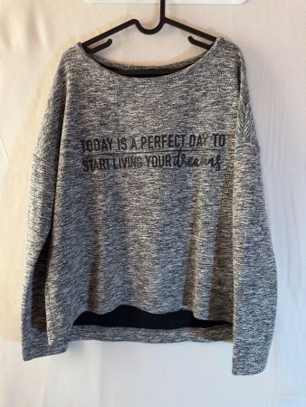 Grauer Pullover vorn Amisu Gr. L