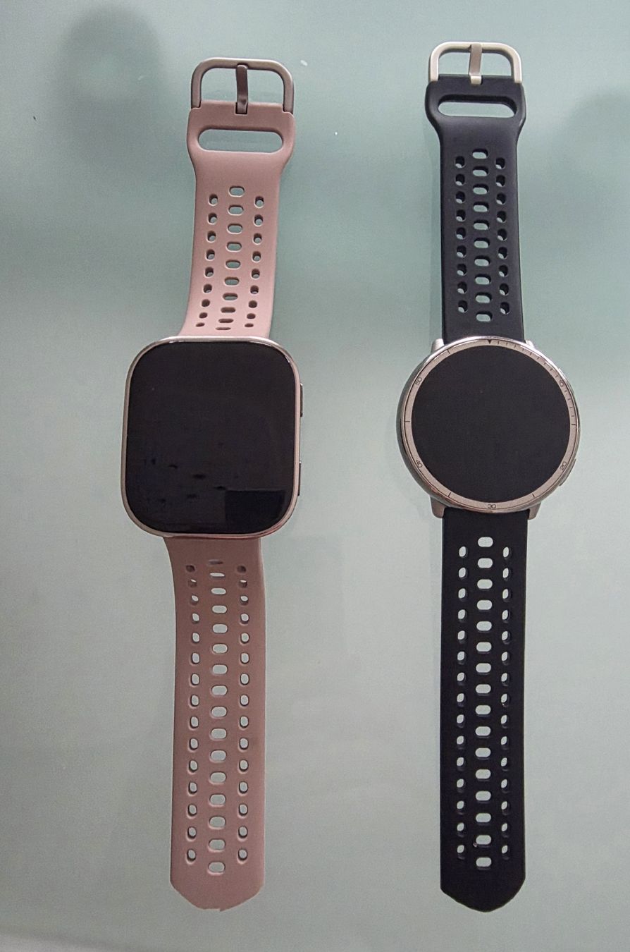 Amazfit Smartwatch: 2 Amazfit Smartwatches Bip 6 und Active 2 – Usato da Kägiswil venduto da Garfield56