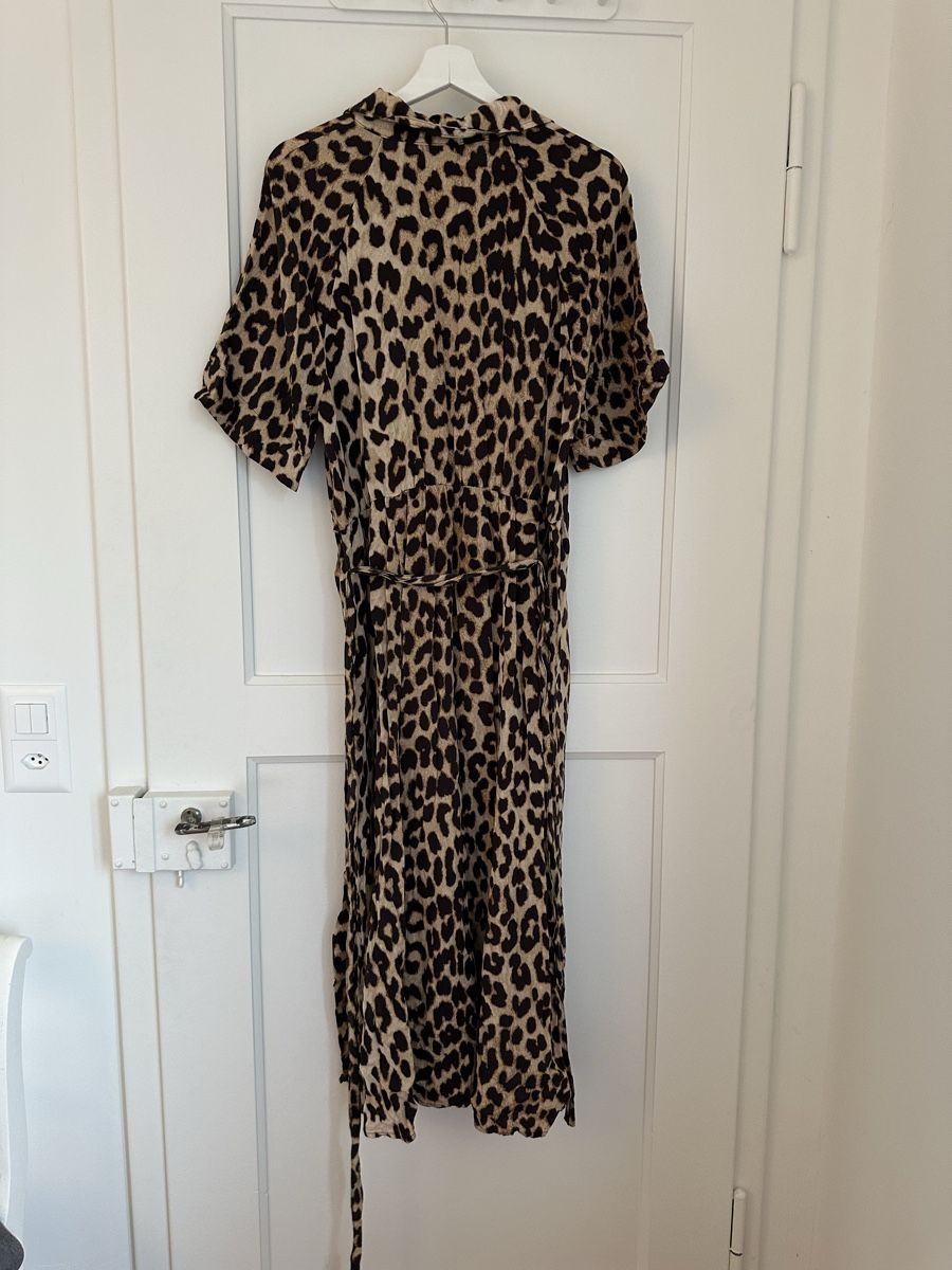 H&M Robes: Kleid Leo-Print Grösse L – D'occasion à Zürich par RickyNicky 1