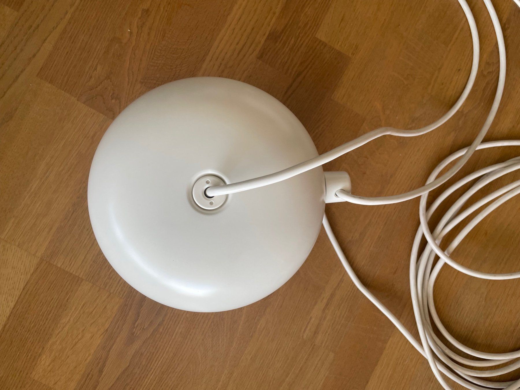 Flos Kronleuchter & Deckenlampen: Flos Aim mit Kabel und Stecker, LED dim., weiss – Gebraucht aus Küssnacht am Rigi von goldsucherin 3
