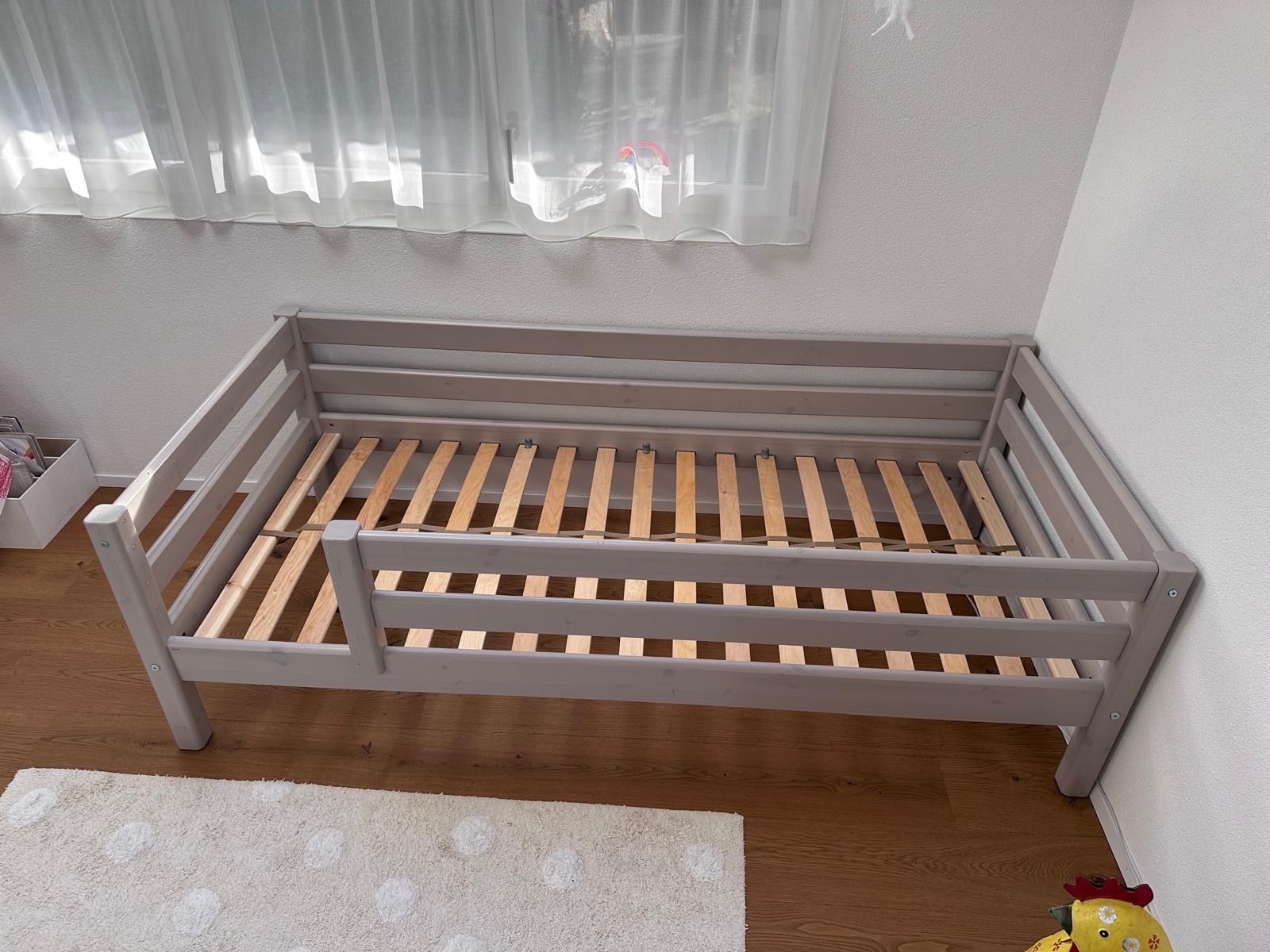 Flexa Lits: Kinderbettgestell Flexa – D'occasion à Büetigen par Sandro3285 1