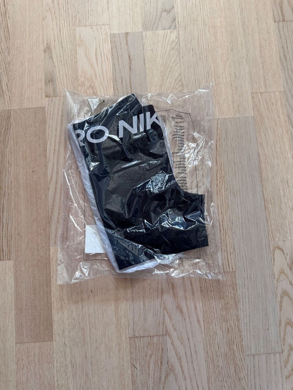 Nike Pantaloni: Nike Pro Shorts (Mädchen) Größe: S – Nuovo e nell'imballaggio originale da Brüttisellen venduto da jea_5lmn 2