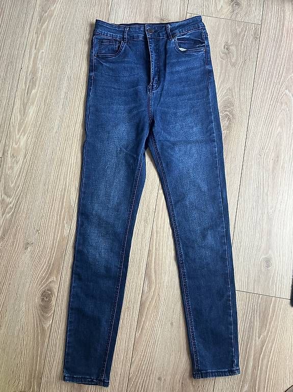 Jeans: diverse Jeans  – D'occasion à Brütten par cel_l8pt 2