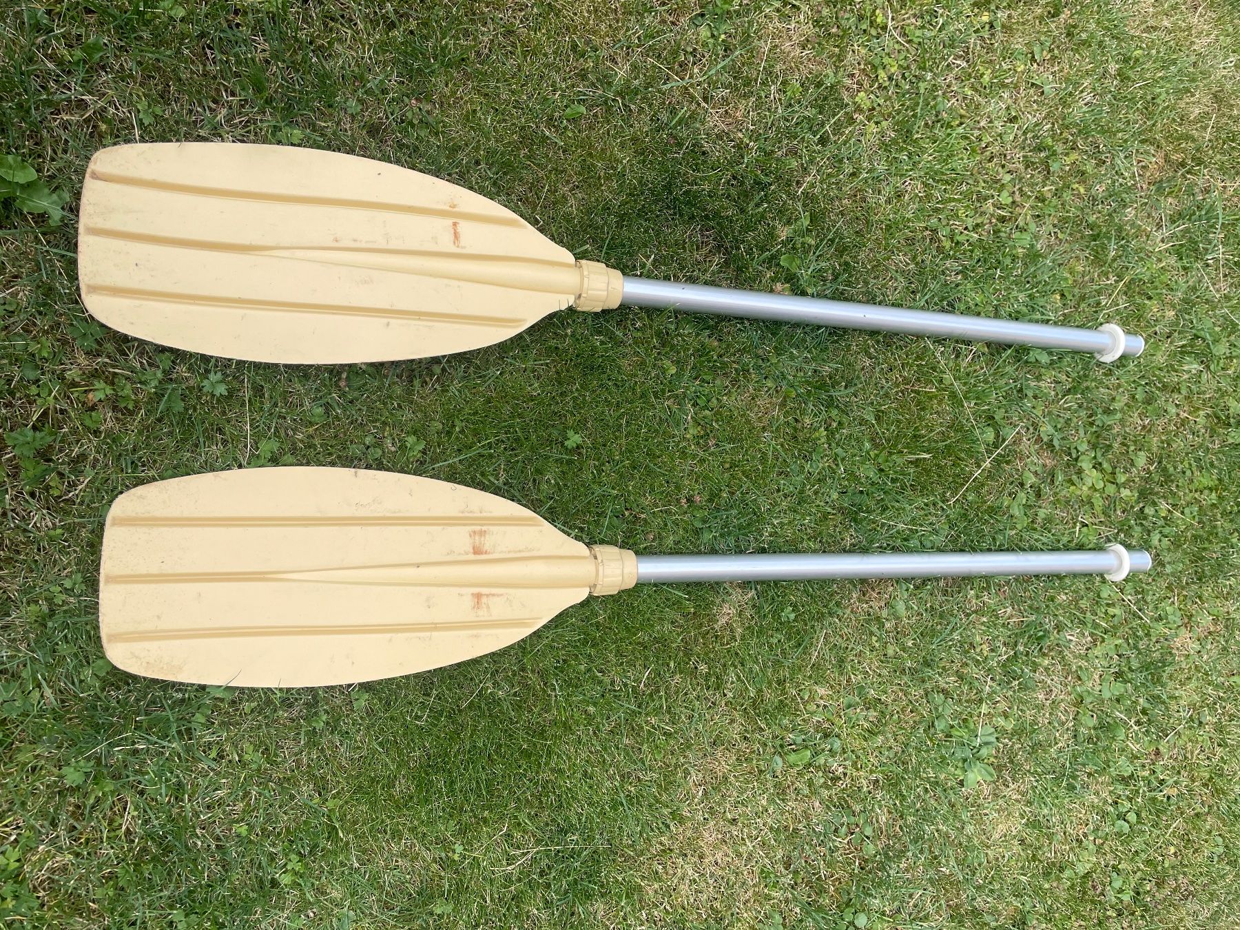 Bateaux pneumatiques & canoës: Paddel zu Gummiboot – D'occasion à Zürich par Ingrid54