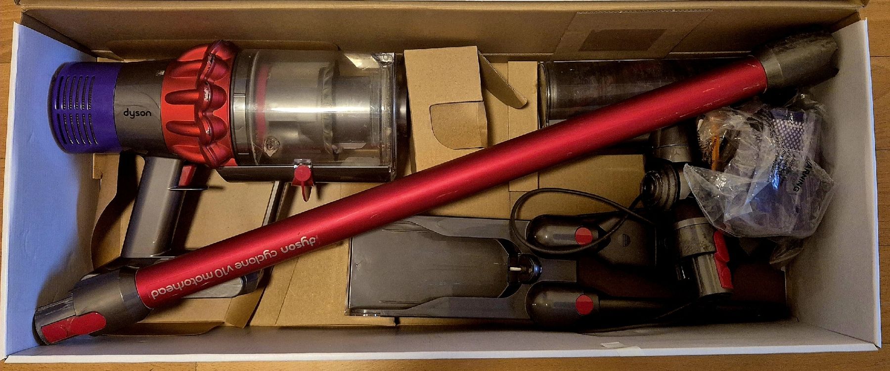 Dyson Aspirateurs & Accessoires: Dyson Cyclone V10 – D'occasion à Beckenried par Charles007 3