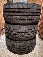 À vendre 3 Pneus hiver TOYO