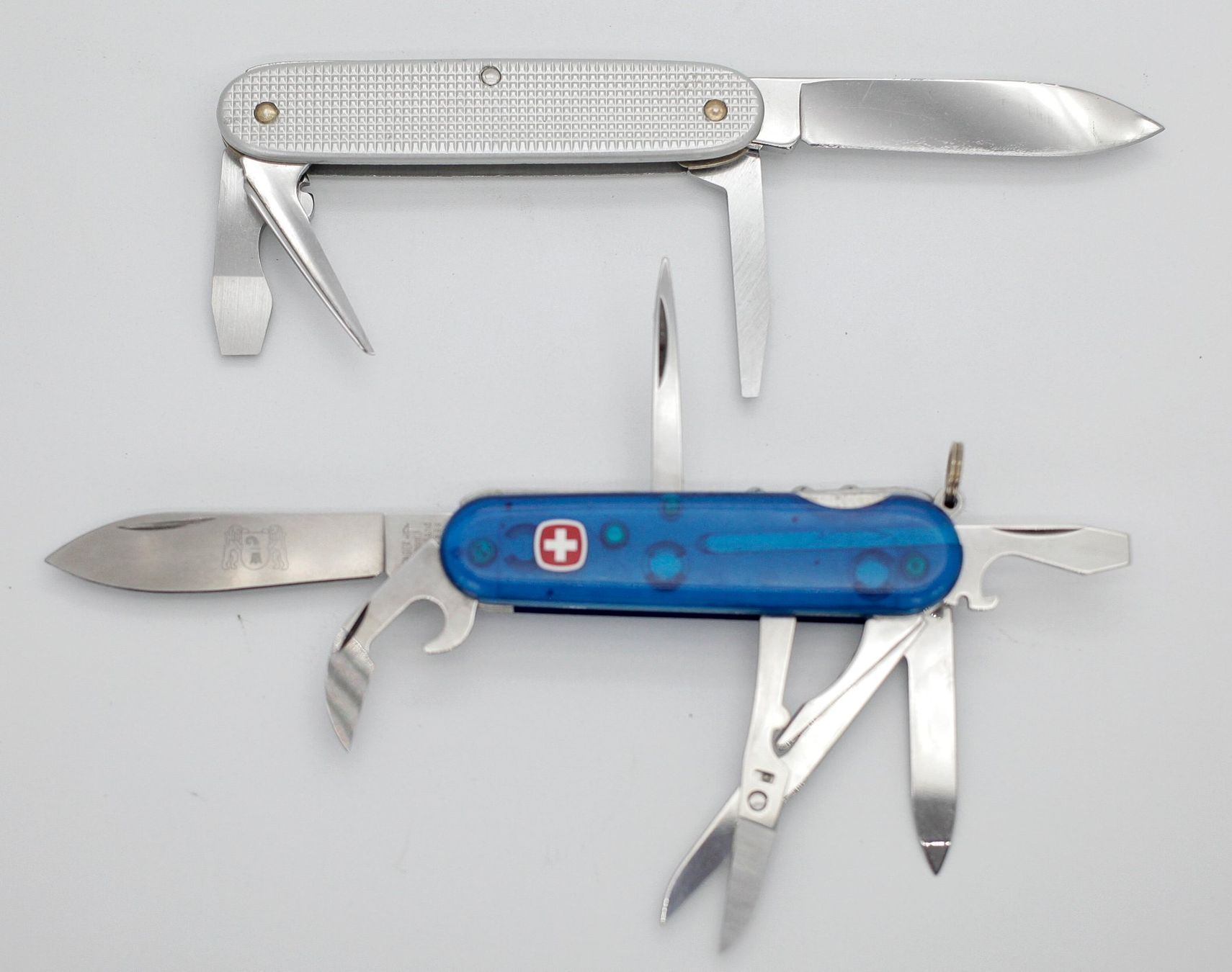 Victorinox Taschenmesser: Sackmesser Wenger u. Victorinox – Gebraucht aus Birsfelden von Foti-Virus 3