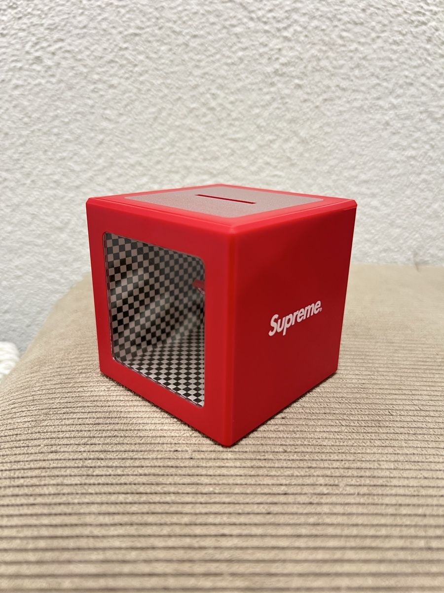 Spardosen: Supreme Würfel Spardose 2017 – Neu (gemäss Beschreibung) aus Langenthal von Cico77 2
