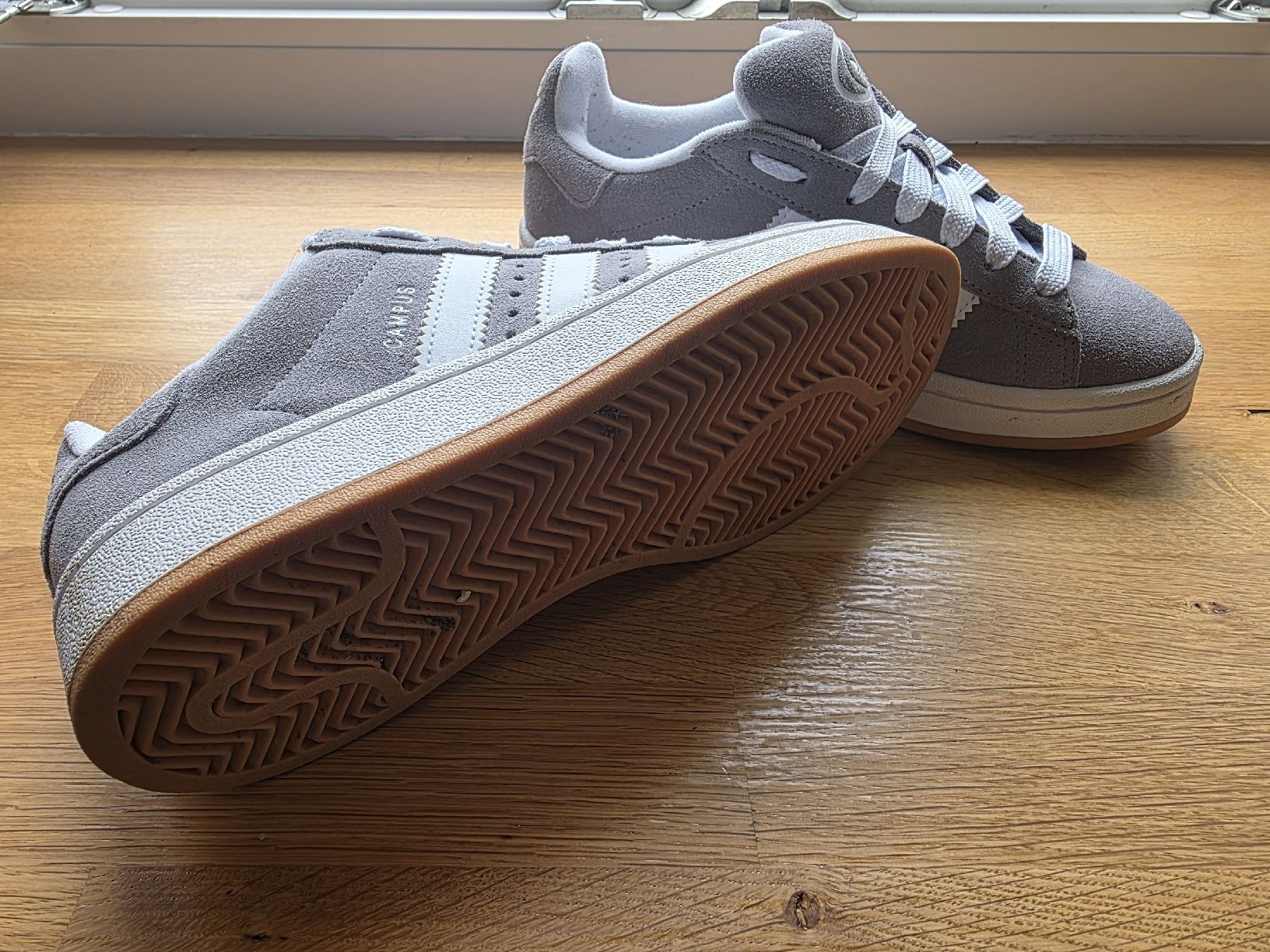 Adidas Damenschuhe: Adidas-UGG-Fashion – Neu (gemäss Beschreibung) aus La Chaux-de-Fonds von Pfer6799 1