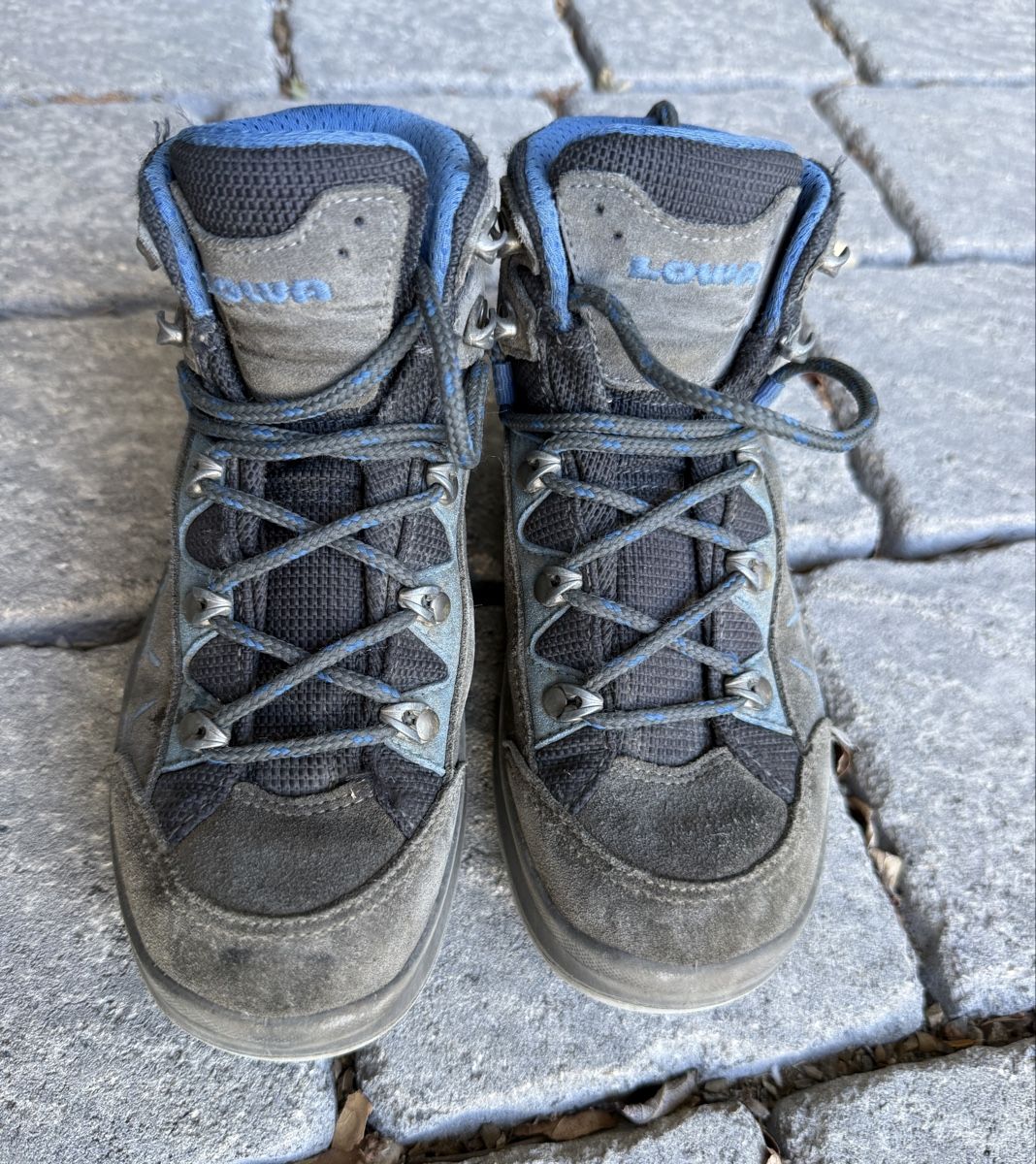 Lowa Scarpe per ragazzi: Wanderschuhe Lowa Grösse 31 gebraucht – Usato da Seuzach venduto da Andrewco 2