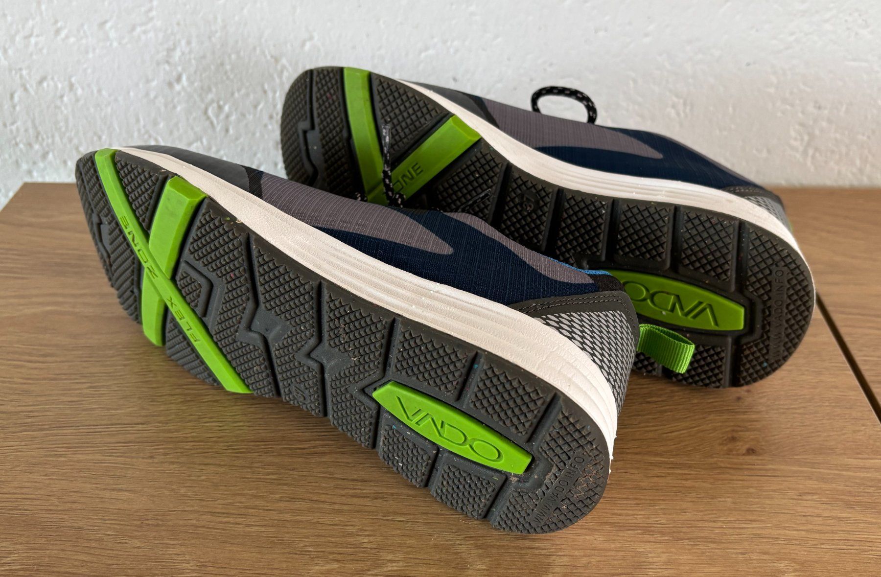Schuhe für Jungen: Turnschuhe Grösse 37 – Gebraucht aus Zürich von IlkaK 1