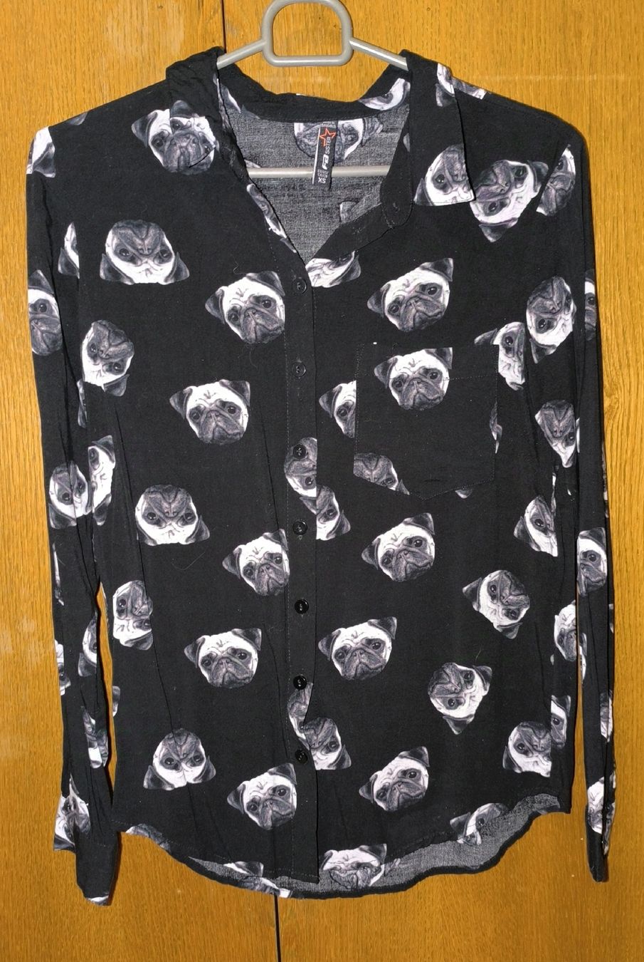 Blusen: Hemd / Bluse mit Mops-/Hundemuster - Gothic, Emo, Punk – Gebraucht aus Gettnau von Immortal_