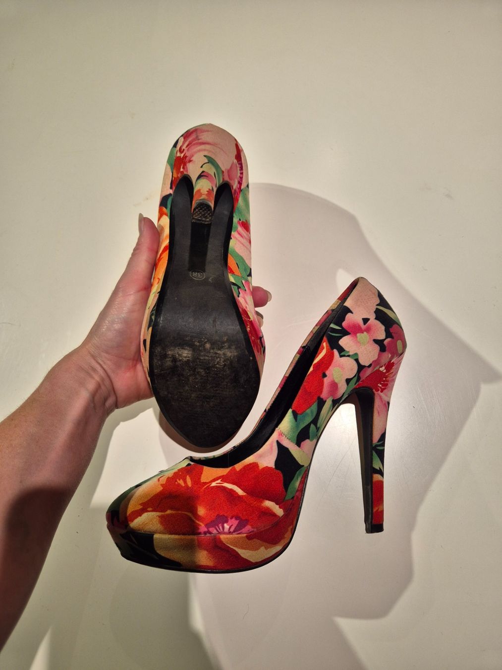 Damenschuhe: Talons – Gebraucht aus Valeyres-sous-Montagny von Romy. 1