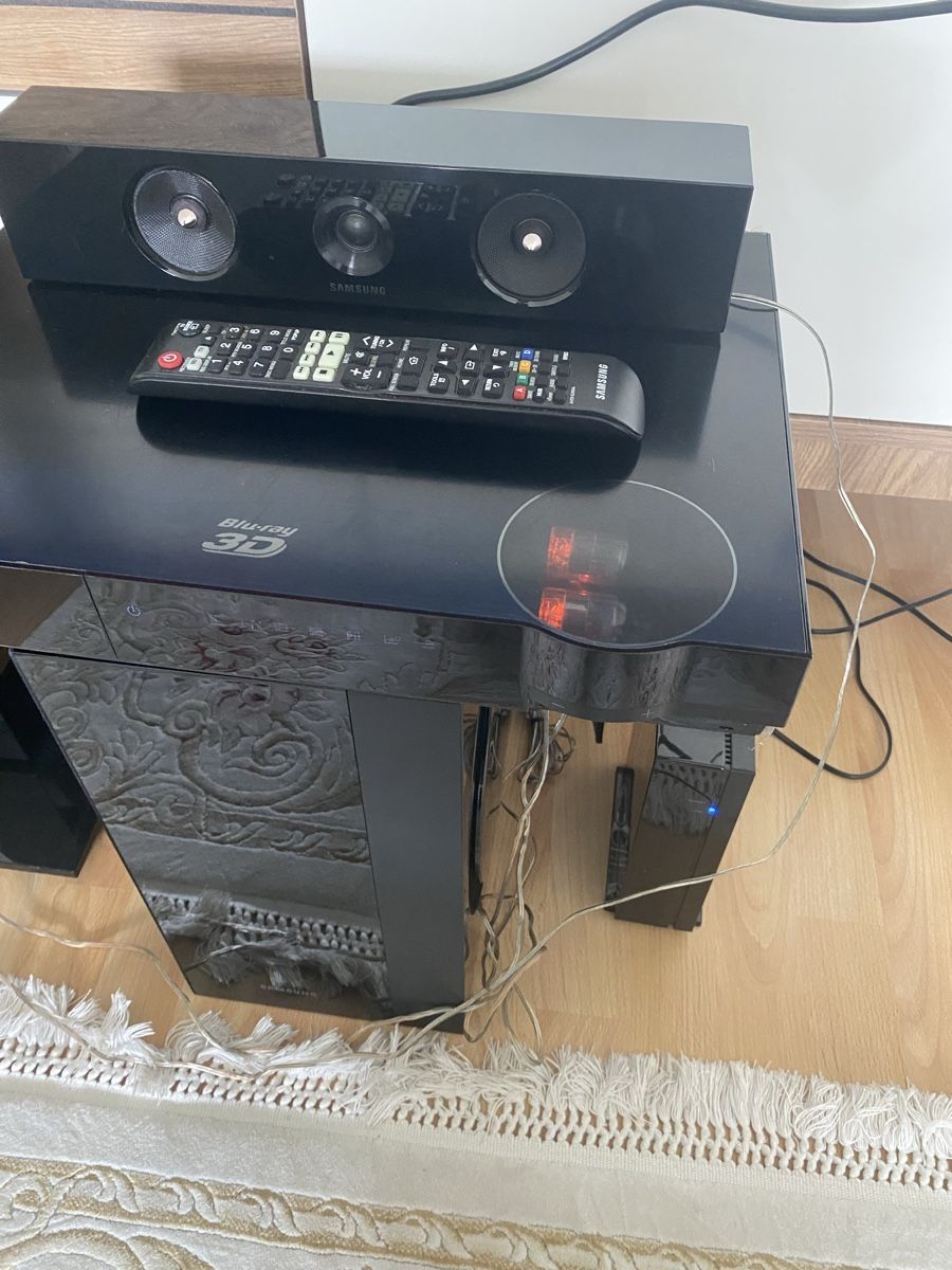 Samsung Home Cinema: Samsung Heimkinosystem schwarz – Usato da ittigen venduto da Ada3292 2