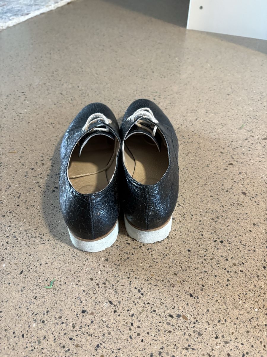Chaussures femmes: Schwarze Schnürschuhe  – D'occasion à Zürich par Facellas 2