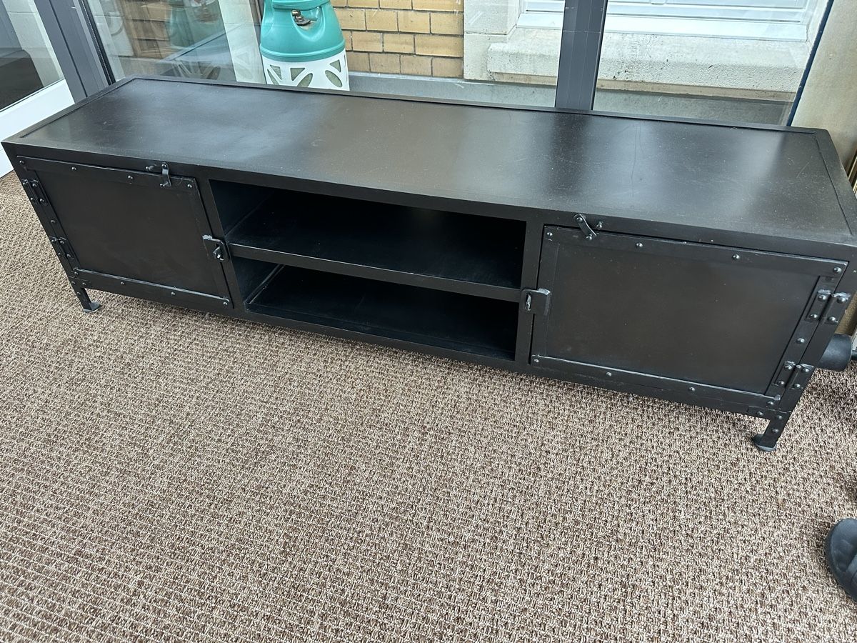 Maisons du monde Mobili TV: TV-Möbel aus Metall, Industrial Design – Usato da Sirnach venduto da Robine1991 2