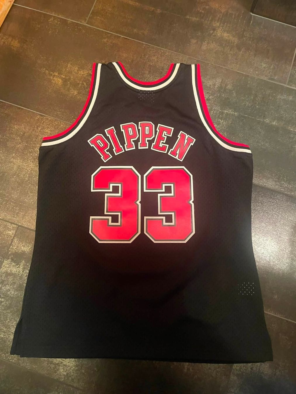 Mitchell & Ness Leibchen & Hosen: BULLS Jersey Size L – Gebraucht aus Willerzell von amieundchilla13 1