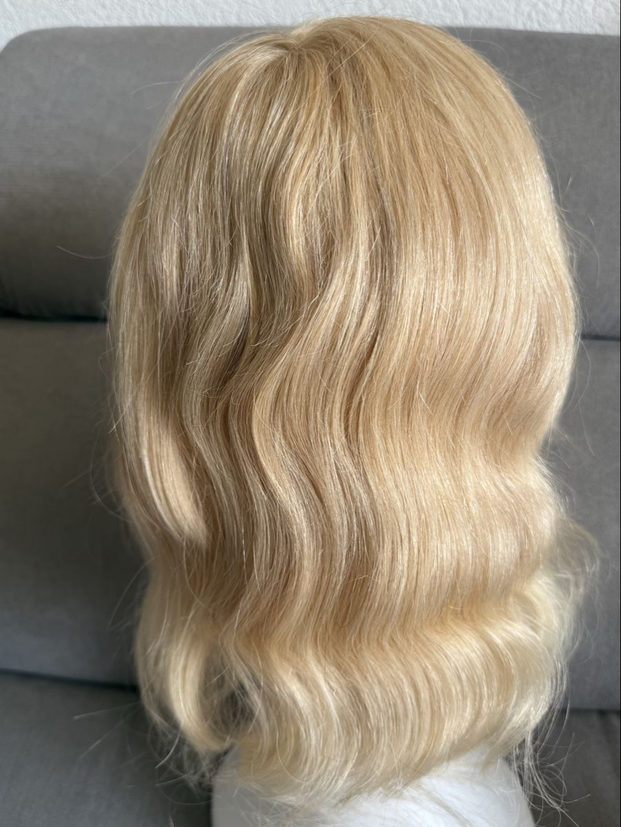 Perücken: Blonde Perücke mit Pony – Gebraucht aus Biberist von KJOVPS 2
