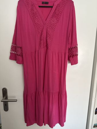 Kleid Pink Grösse 40/42 mit Häkeldetails guter Zustand