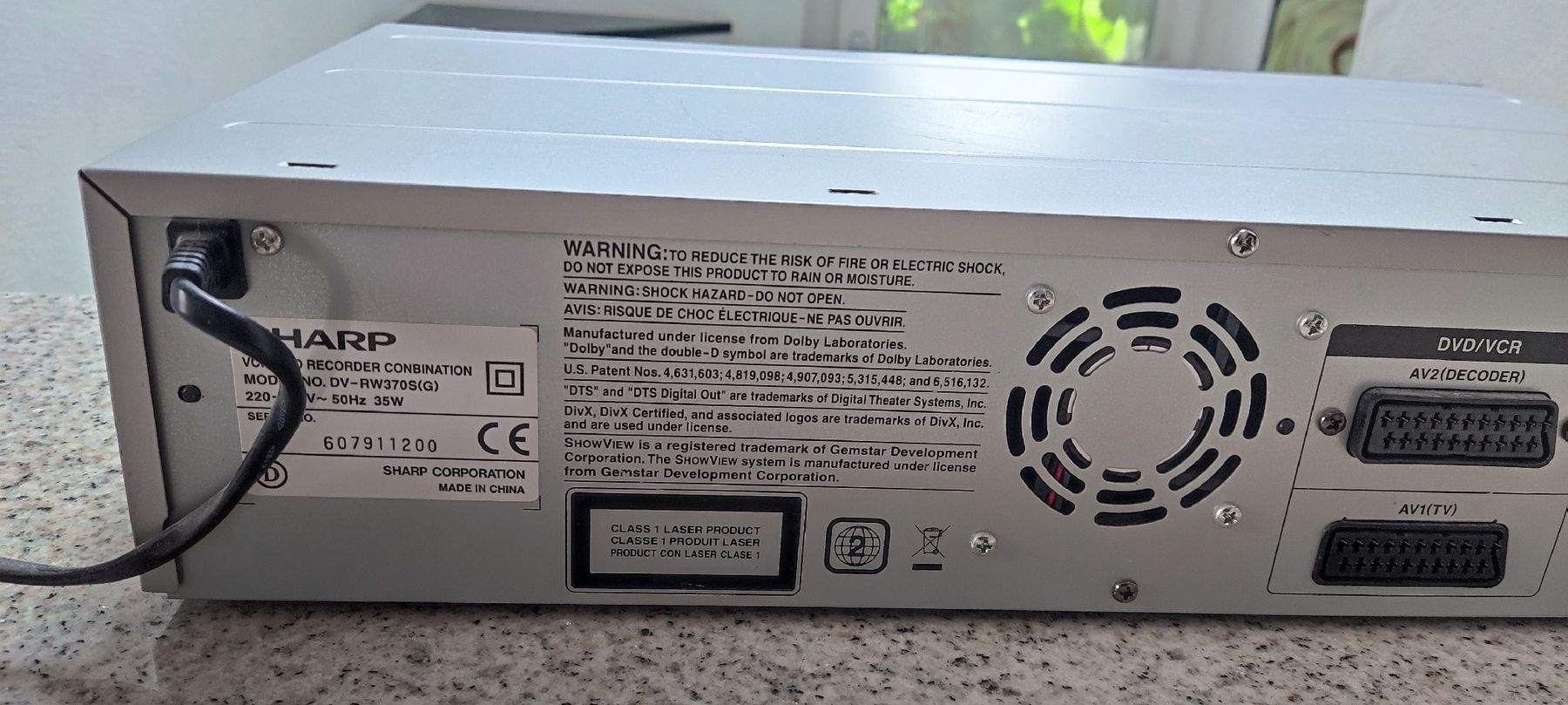 Sharp Aufnahmegeräte: DVD & VHS-Videorecorder DV-RW370 von SHARP – Gebraucht aus Schongau von  4