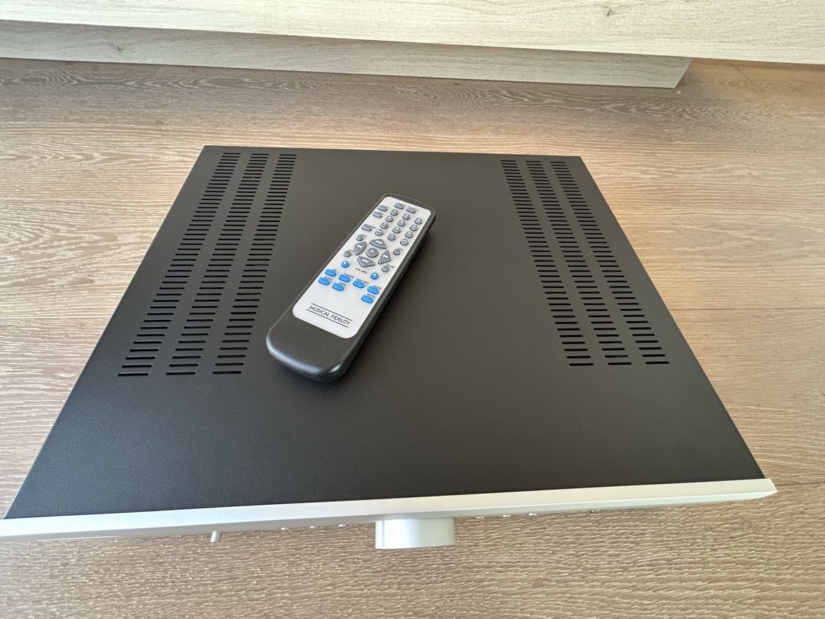 Amplificatori: Musical Fidelity M2si – Usato da Magden venduto da Barkeeper1 1