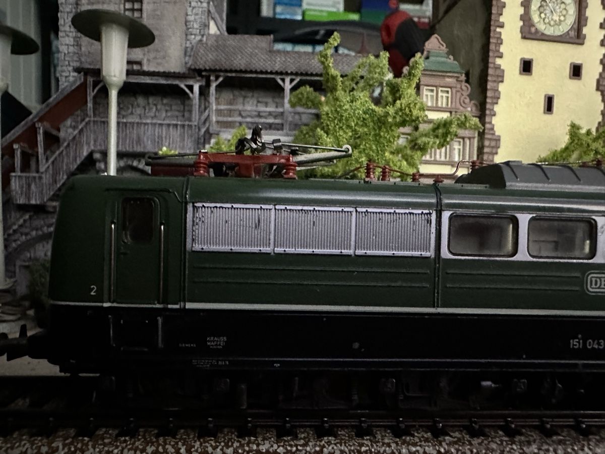 Märklin Modelleisenbahnen: Märklin 3057 DB BR 151 – Gebraucht aus Lupsingen von New-Haven 1