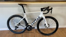 Factor Monza 54 2025 – Ultegra Di2, 4iiii Power Meter, Black