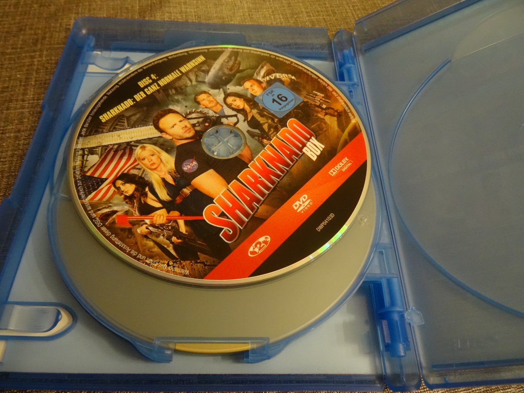Tous les DVDs: Sharknado Box Blu-ray 3D + 2D – D'occasion à Olten par Disc-Verkauf 3