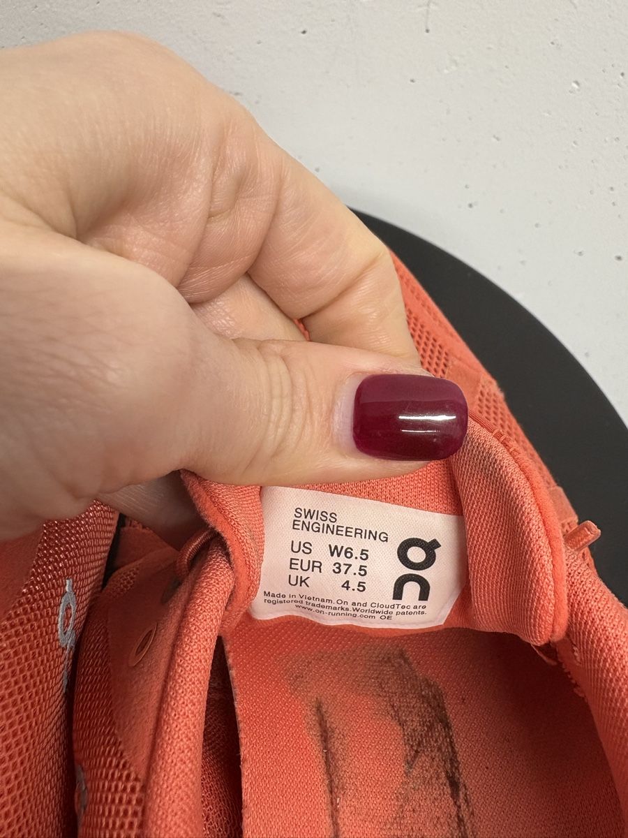 On Damenschuhe: On Sneaker Cloud 5 Gr. 37.5 Damen coral orange – Gebraucht aus Regensdorf von secondchancefashion 4