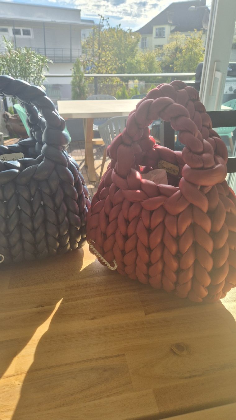 Sacs femmes: Handgefertigte rote Tasche. – Neuf (Voir description) à Romanshorn par Eleony 6