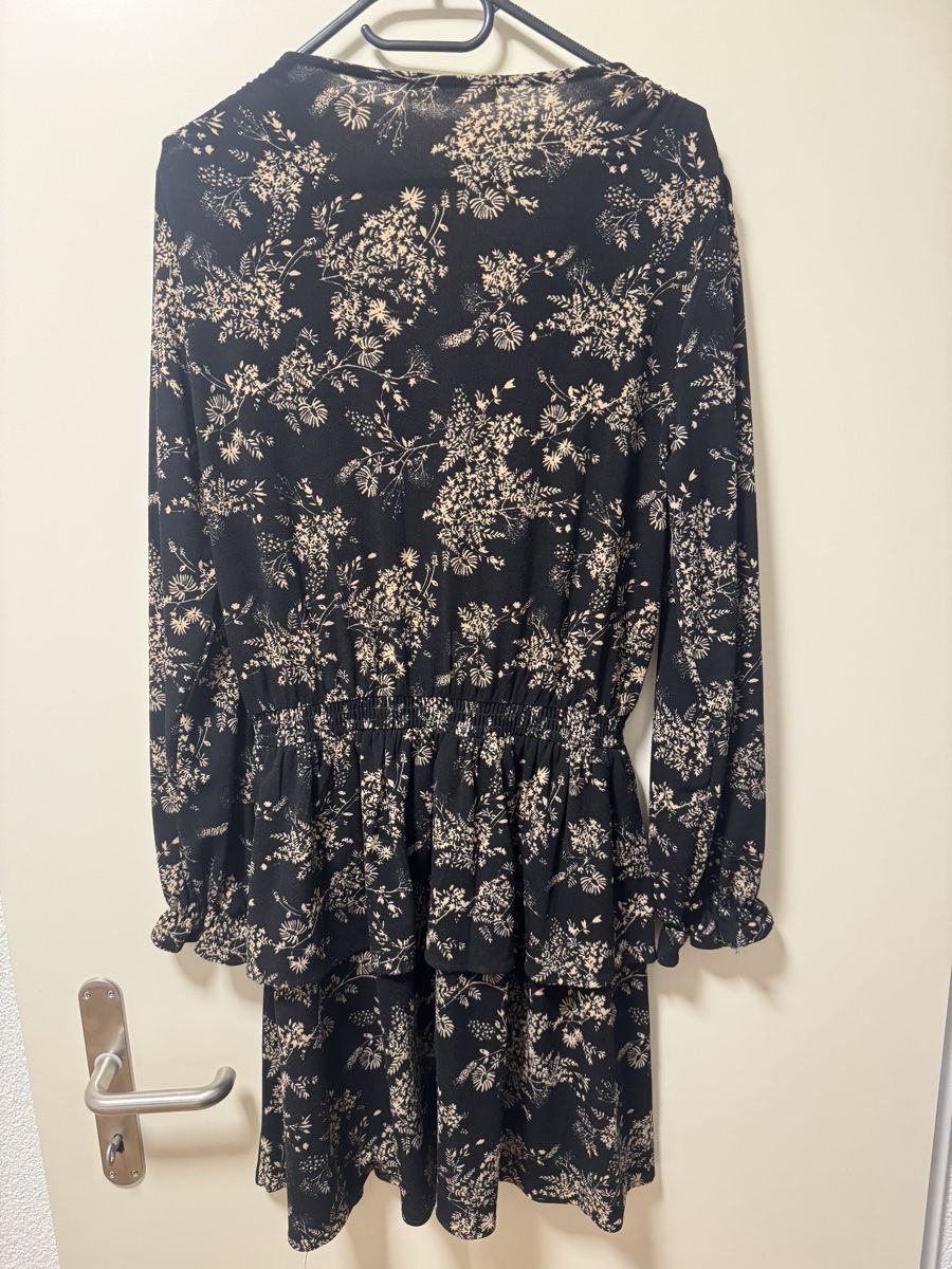 Mango Kleider: Schönes Mango Kleid, Grösse M, mit Blumenmuster, Herbst – Gebraucht aus Zürich von cha_7n8s 4