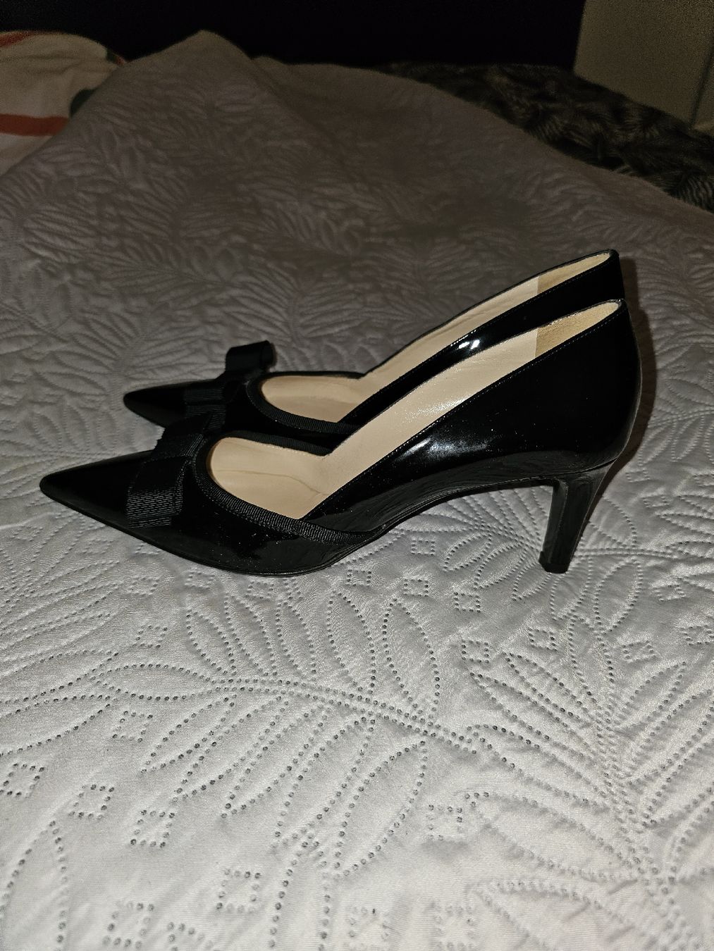 Scarpe da donna: Escarpins Russell&Bromley vernis pointure 39 – Usato da Tecknau venduto da Anadias 1