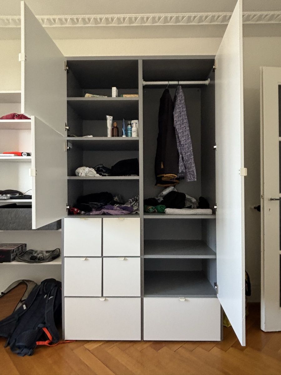 Armadi: Armoire - Blanche et grise - comme neuve ! – Nuovo (secondo la descrizione) da Lausanne venduto da Hightech78 2