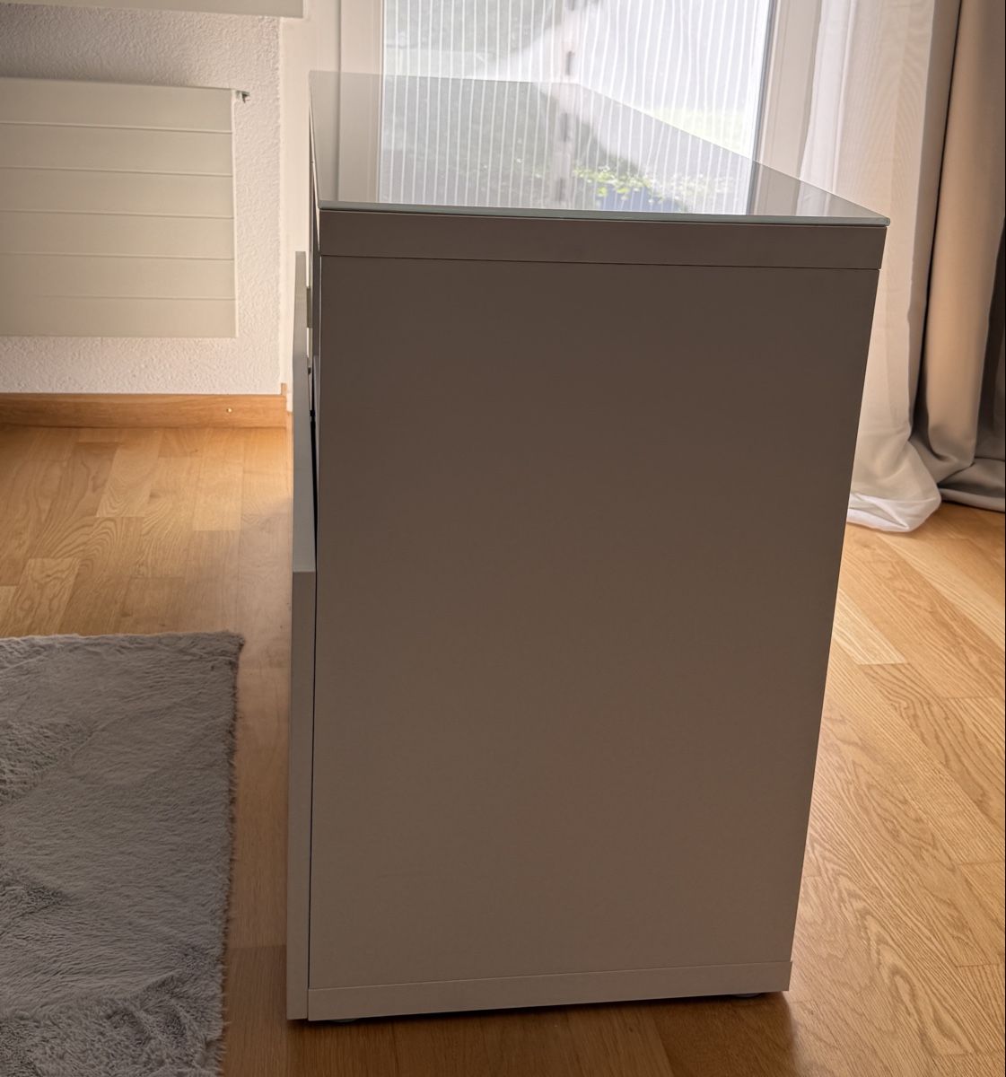 Ikea TV Möbel: TV Lowboard weiss Glasfront – Gebraucht aus Schlieren von sav_vx2b 1